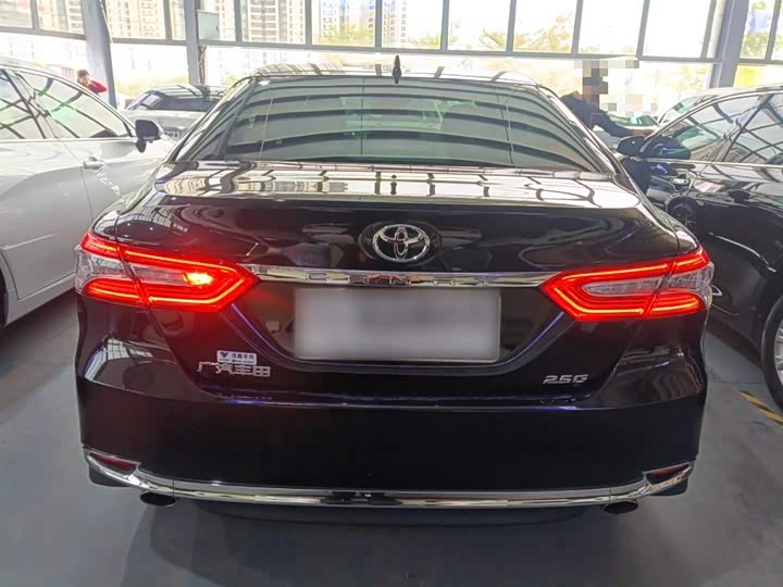 Фото 6 - Toyota Camry