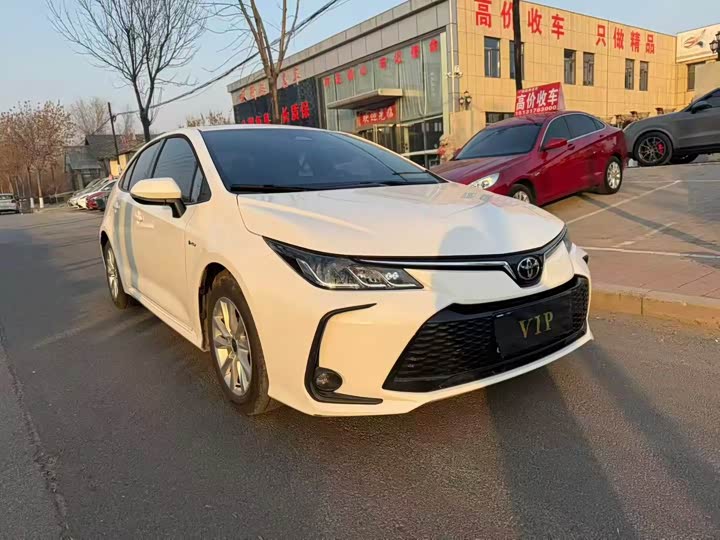 Фото 3 - Toyota Corolla