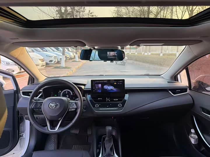 Фото 6 - Toyota Corolla