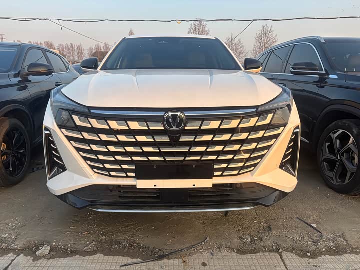 Фото 2 - Changan UNI-Z Hybrid