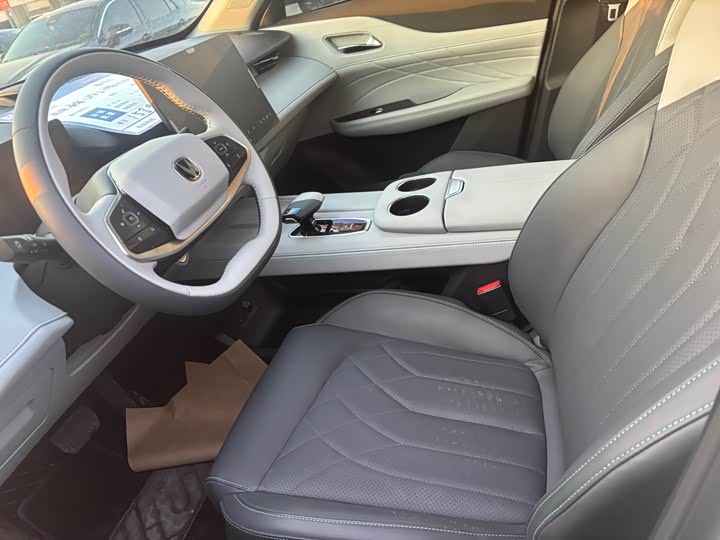 Фото 4 - Changan UNI-Z Hybrid