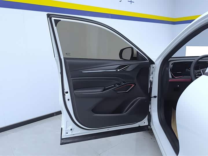 Фото 7 - Changan X5 Plus