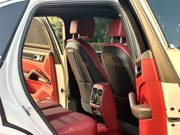 Фото 11 - Porsche Cayenne