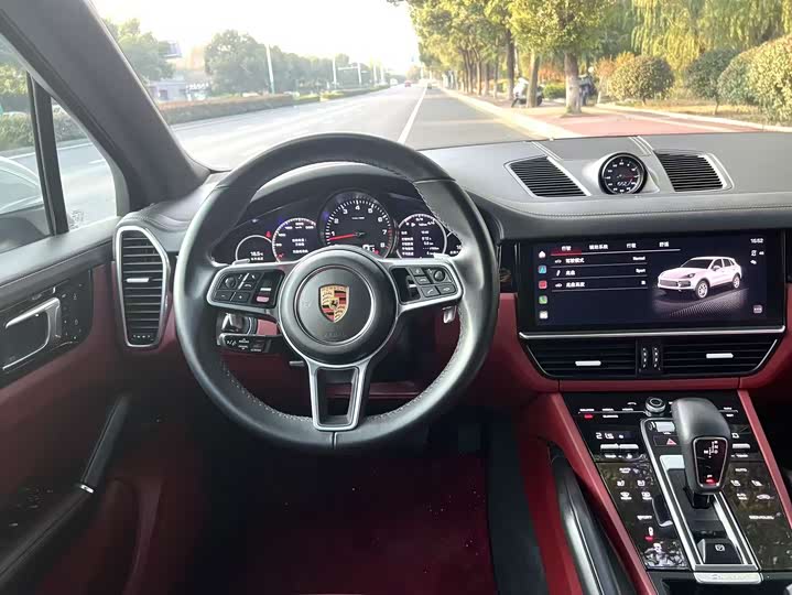 Фото 13 - Porsche Cayenne