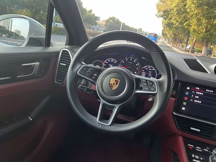 Фото 14 - Porsche Cayenne