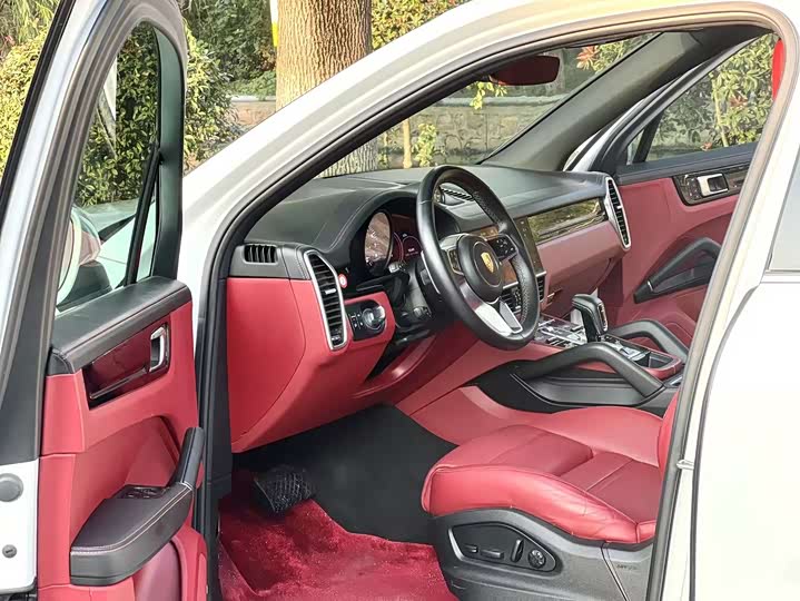 Фото 8 - Porsche Cayenne