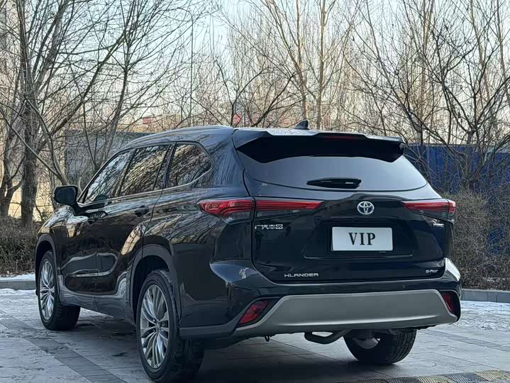 Фото 9 - Toyota Highlander