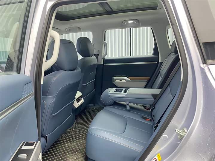 Фото 9 - Changan Deepal G318