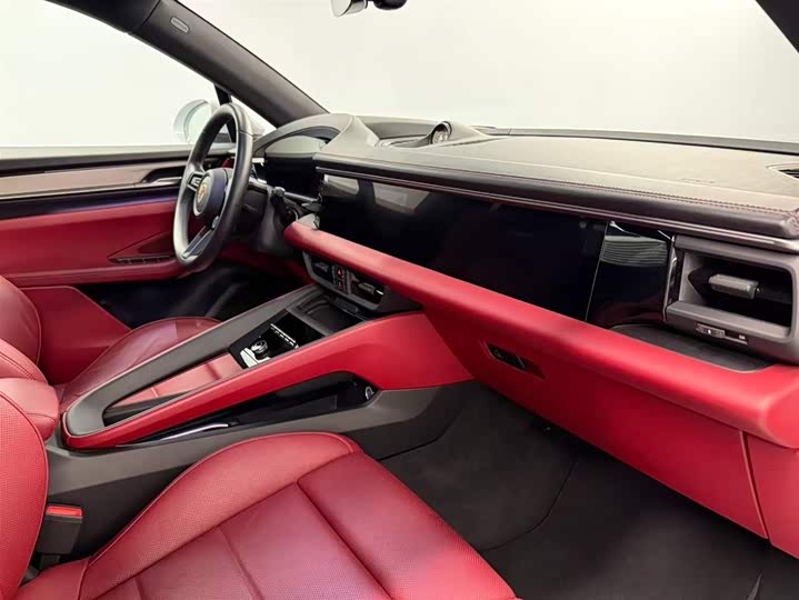 Фото 10 - Porsche Macan EV