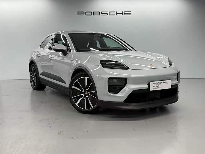Фото 3 - Porsche Macan EV