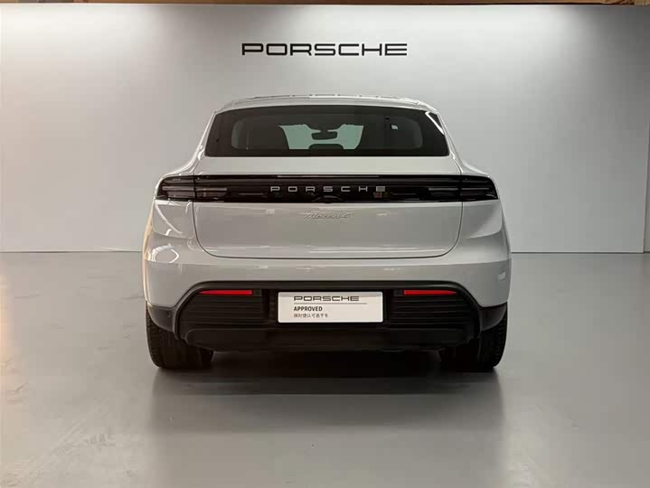 Фото 5 - Porsche Macan EV