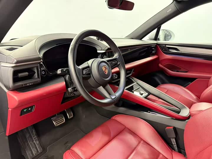 Фото 9 - Porsche Macan EV