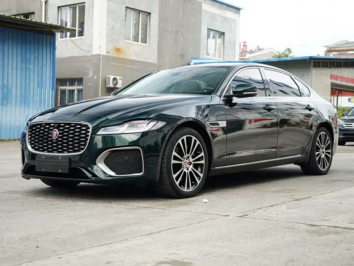 Фото 1 - Jaguar XF L