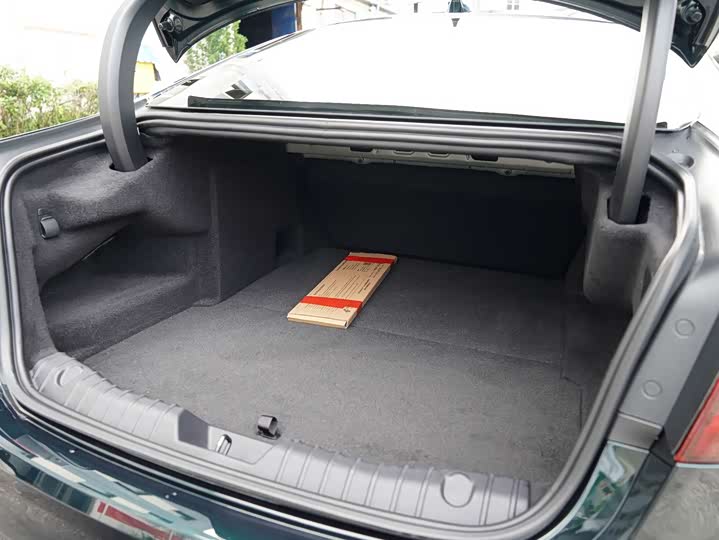 Фото 17 - Jaguar XF L