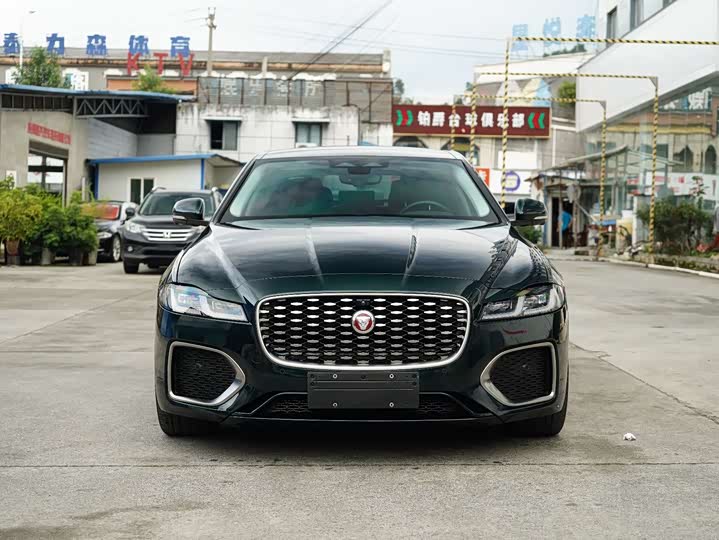 Фото 2 - Jaguar XF L