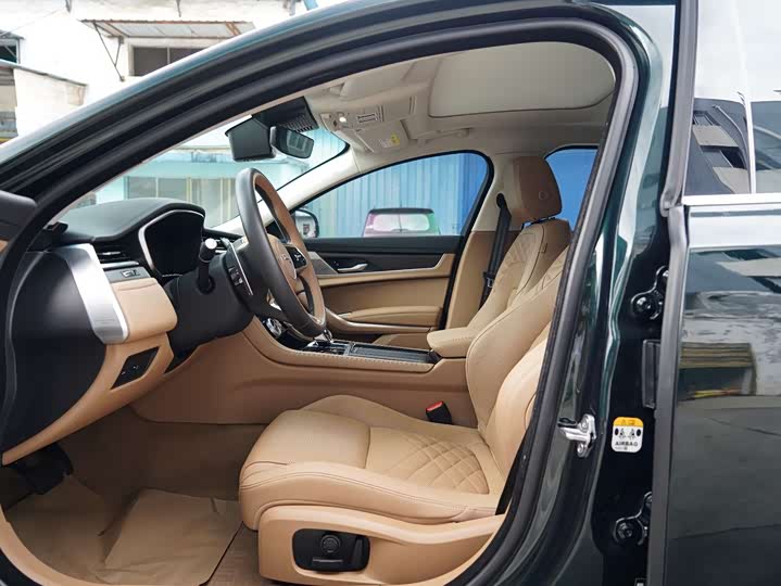 Фото 4 - Jaguar XF L