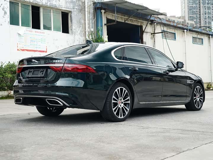 Фото 7 - Jaguar XF L