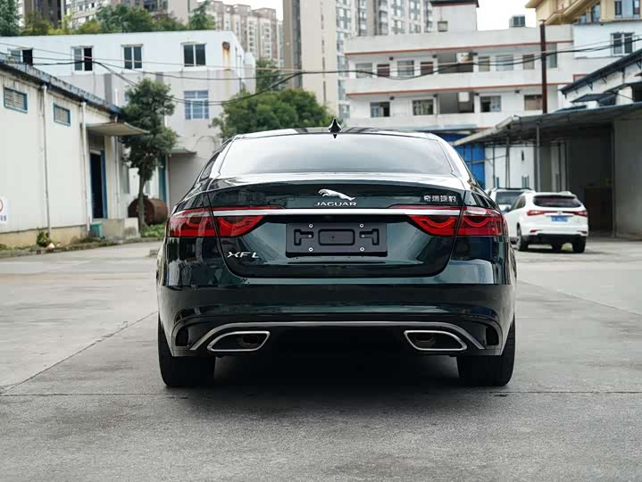 Фото 8 - Jaguar XF L