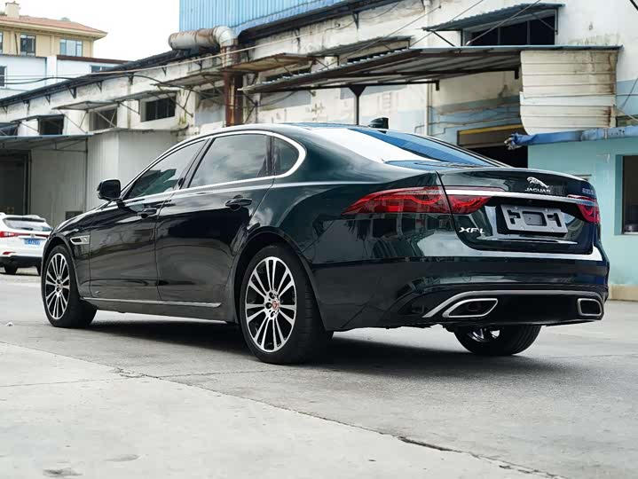 Фото 9 - Jaguar XF L