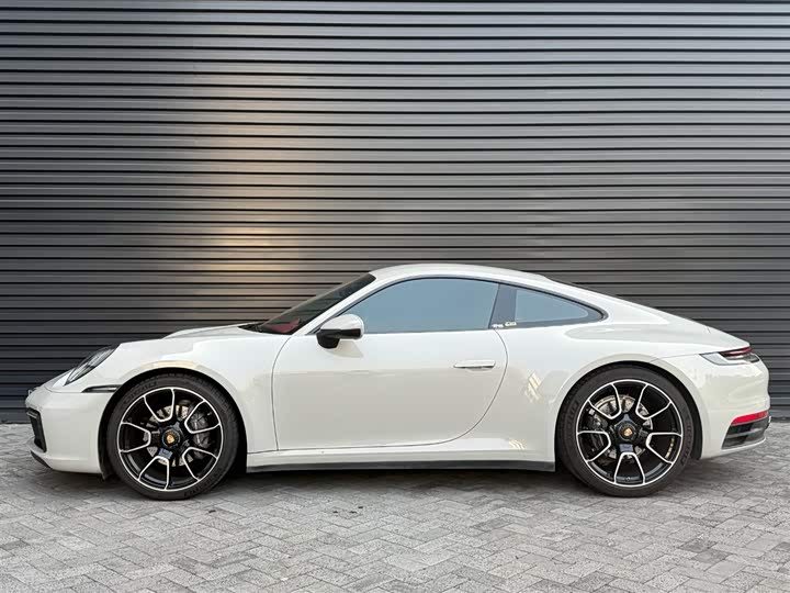 Фото 4 - Porsche 911