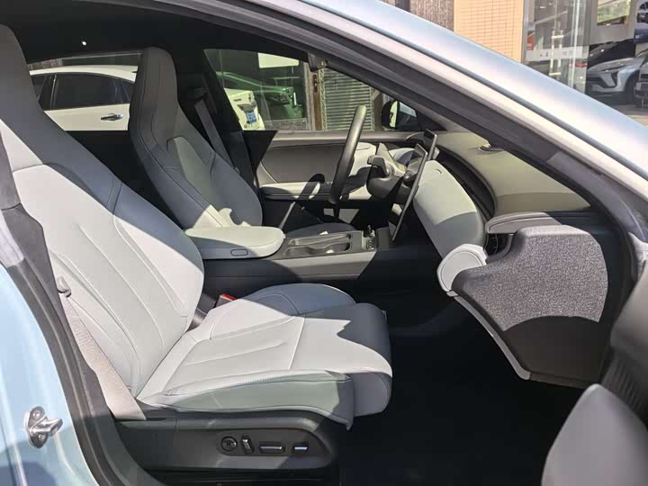 Фото 10 - Nio ET5