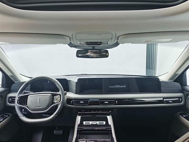 Фото 6 - Lincoln Aviator