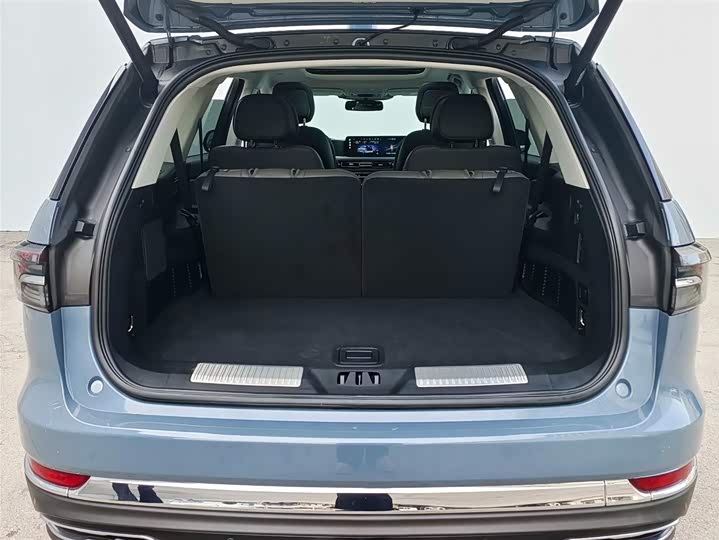 Фото 9 - Lincoln Aviator