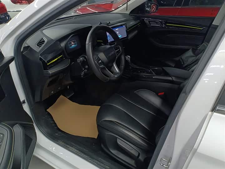 Фото 15 - Roewe i5