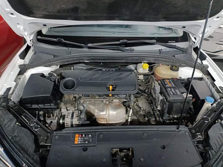 Фото 20 - Roewe i5