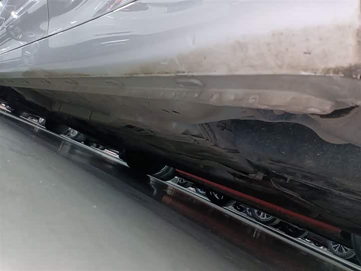 Фото 22 - Roewe i5