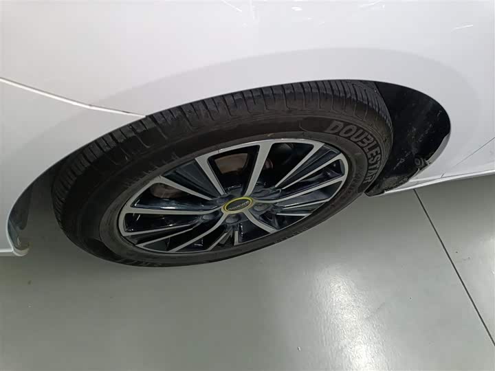 Фото 23 - Roewe i5