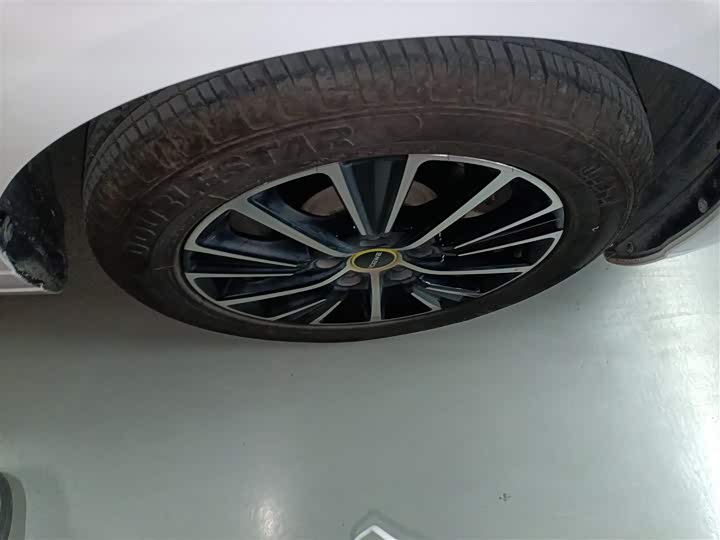 Фото 26 - Roewe i5