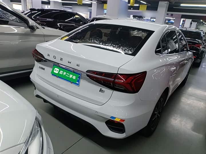 Фото 7 - Roewe i5