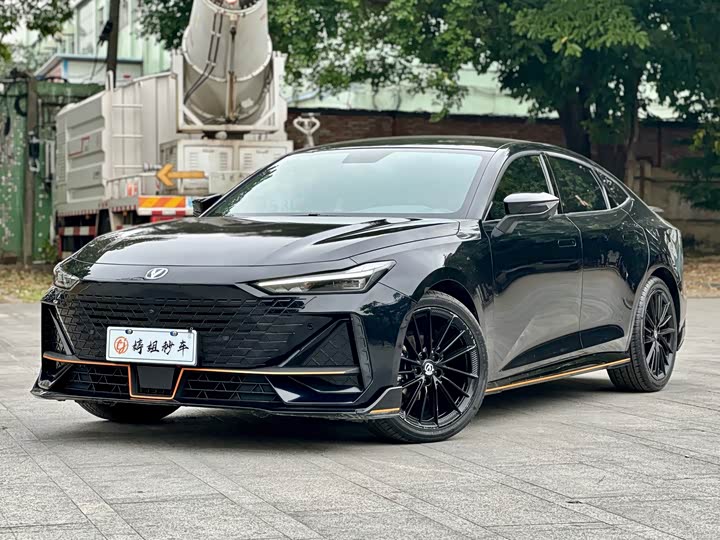 Фото 1 - Changan UNI-V