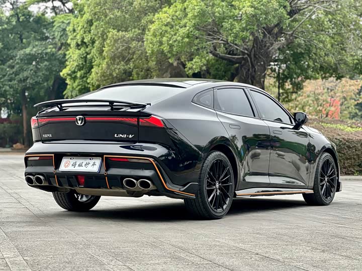 Фото 15 - Changan UNI-V