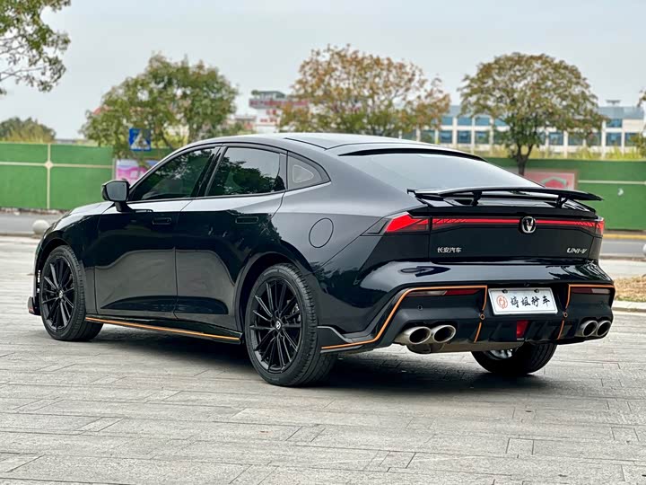 Фото 17 - Changan UNI-V