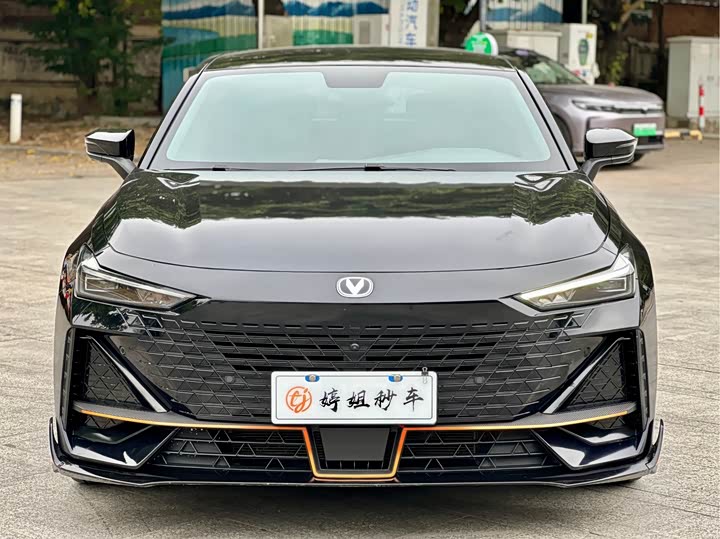Фото 2 - Changan UNI-V