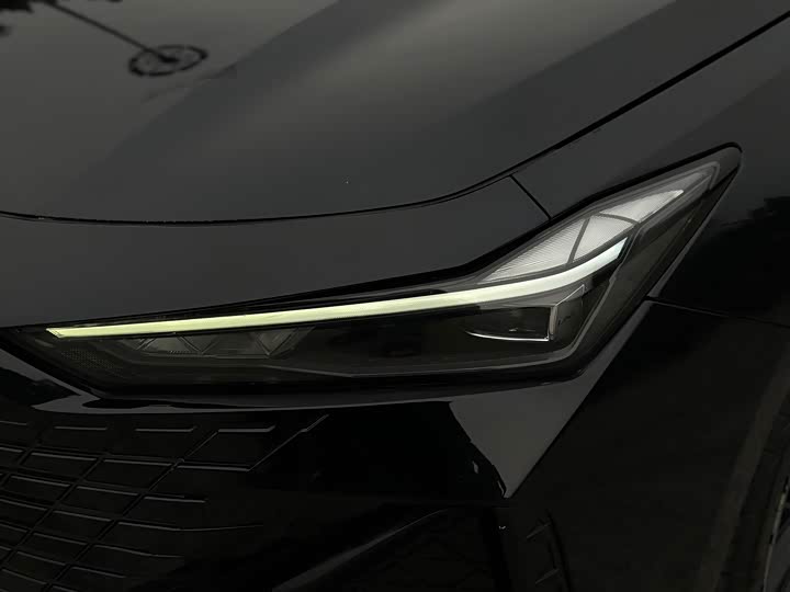 Фото 22 - Changan UNI-V