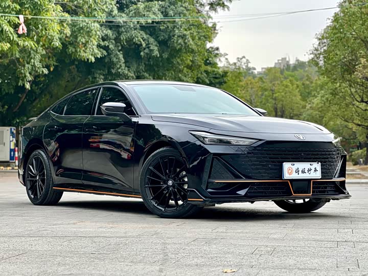 Фото 3 - Changan UNI-V