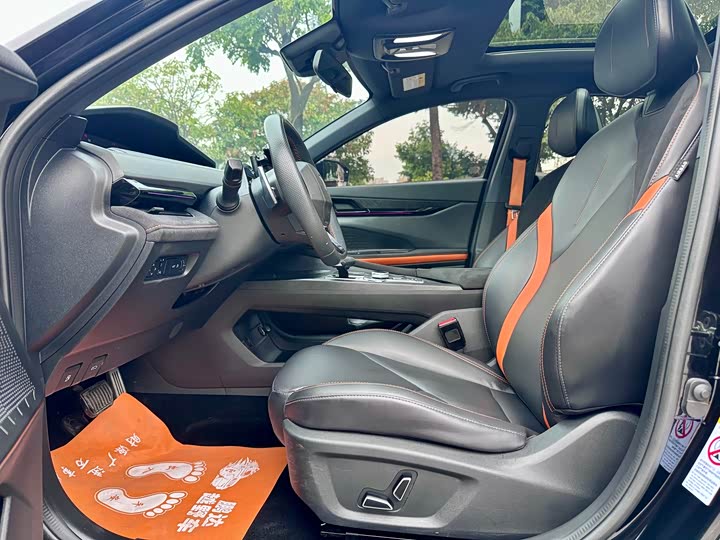 Фото 4 - Changan UNI-V