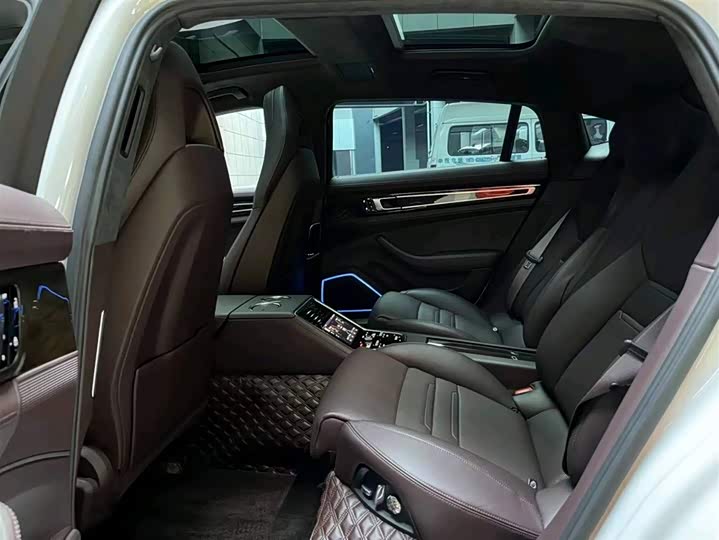 Фото 7 - Porsche Panamera