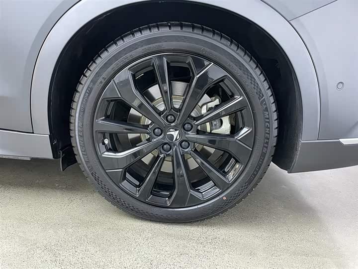 Фото 37 - BAIC Arcfox Alpha S