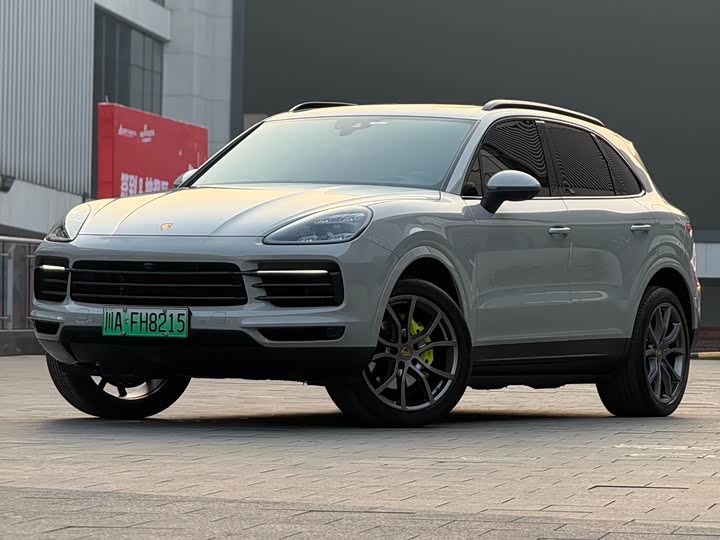 Фото 1 - Porsche Cayenne Hybrid