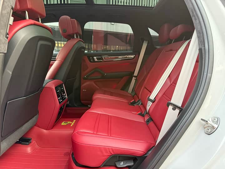 Фото 11 - Porsche Cayenne Hybrid