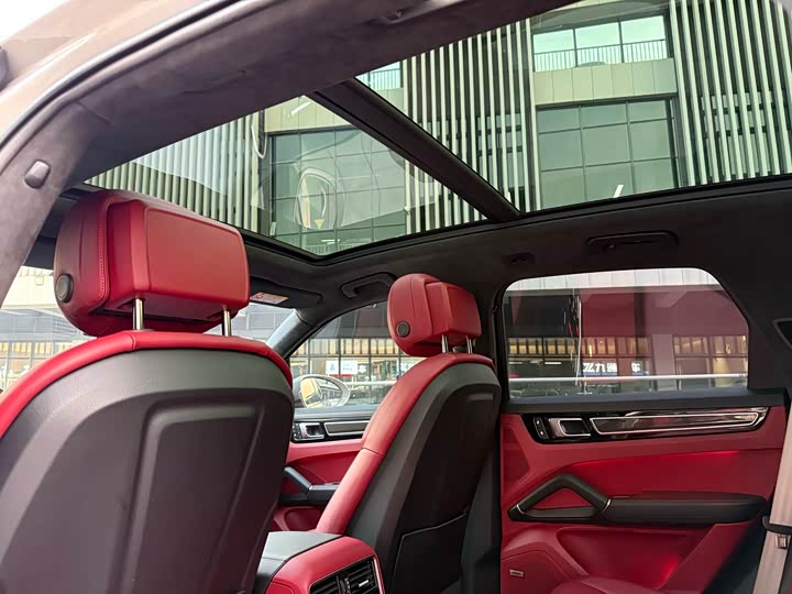 Фото 12 - Porsche Cayenne Hybrid