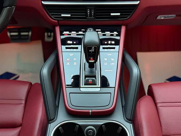 Фото 16 - Porsche Cayenne Hybrid