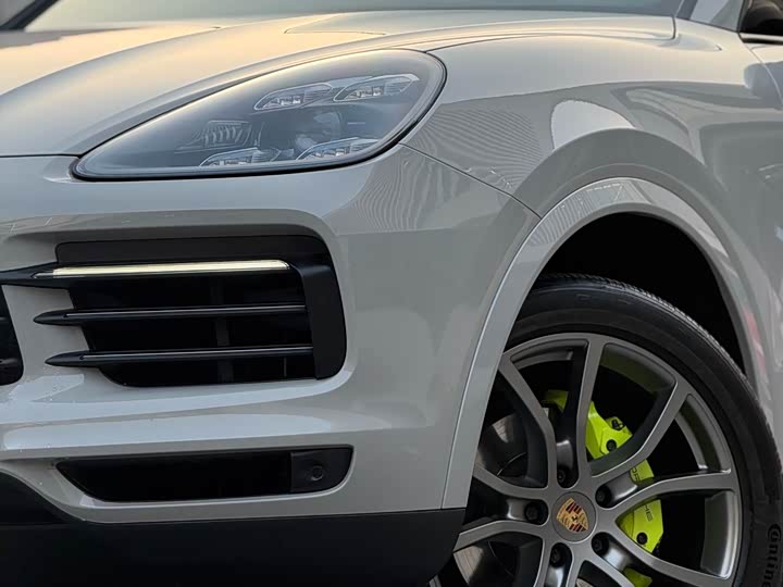 Фото 2 - Porsche Cayenne Hybrid