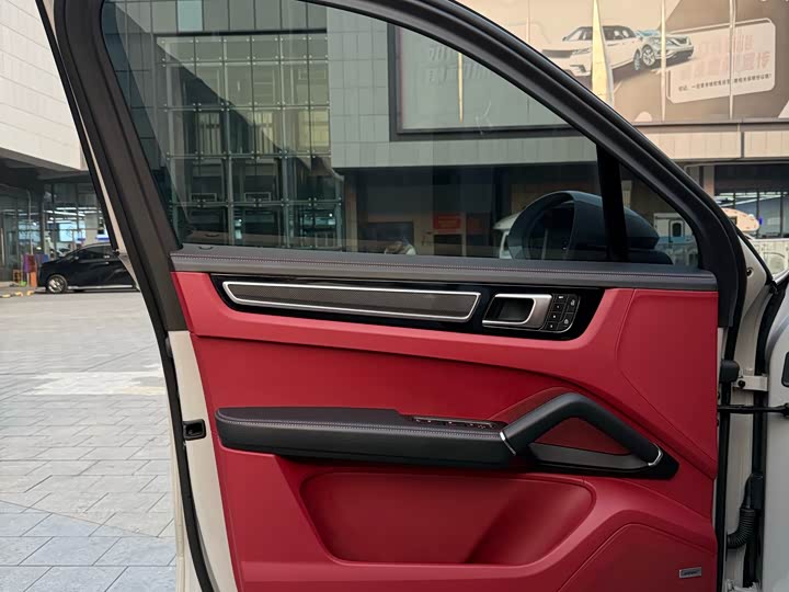 Фото 7 - Porsche Cayenne Hybrid