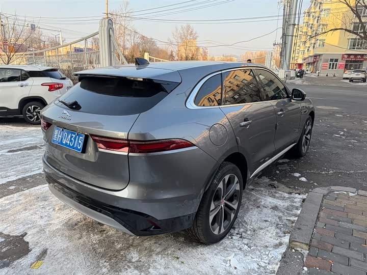 Фото 17 - Jaguar F-Pace