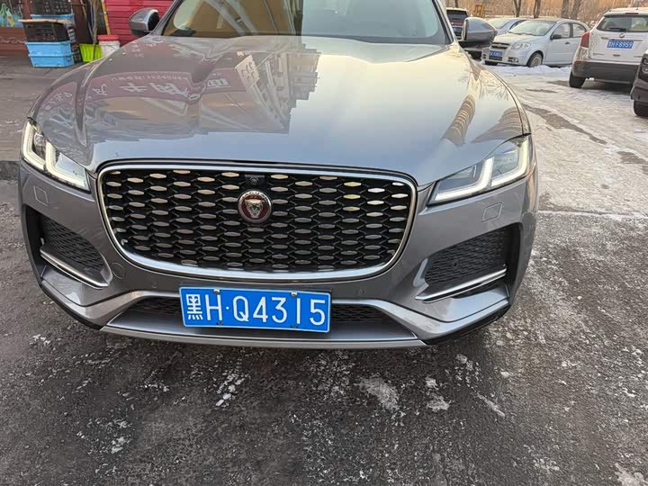 Фото 2 - Jaguar F-Pace